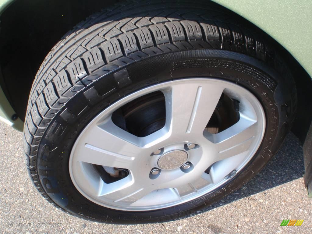 2007 Focus ZX5 SES Hatchback - Kiwi Green Metallic / Charcoal/Light Flint photo #16