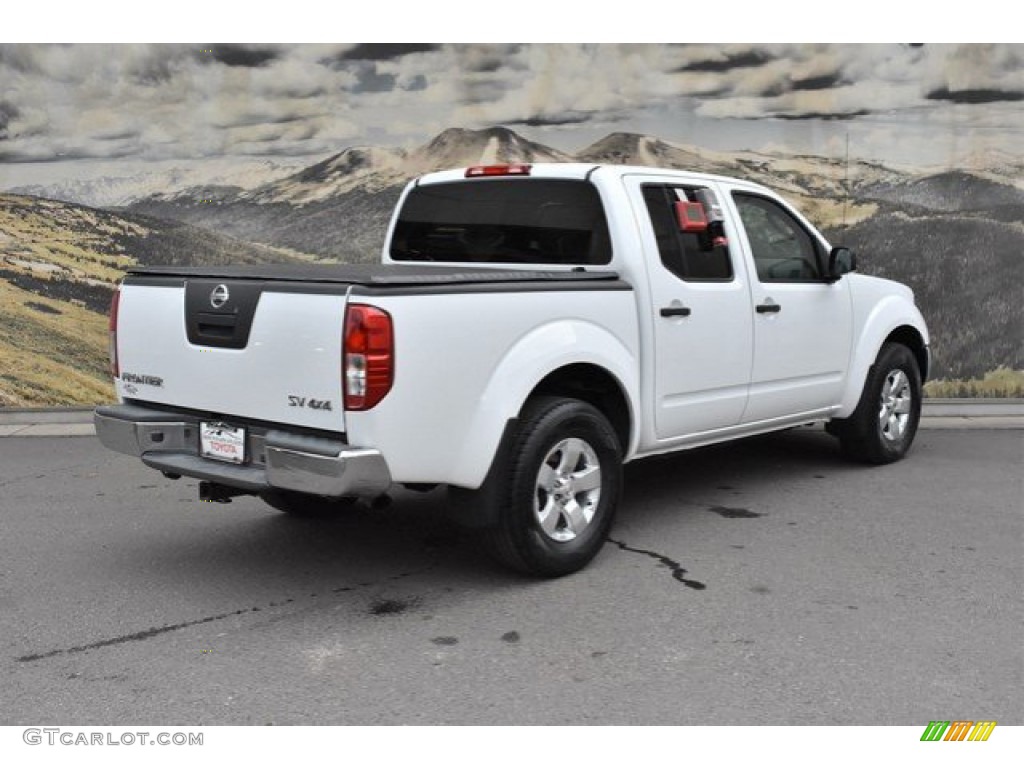 2011 Frontier SV Crew Cab 4x4 - Avalanche White / Beige photo #3