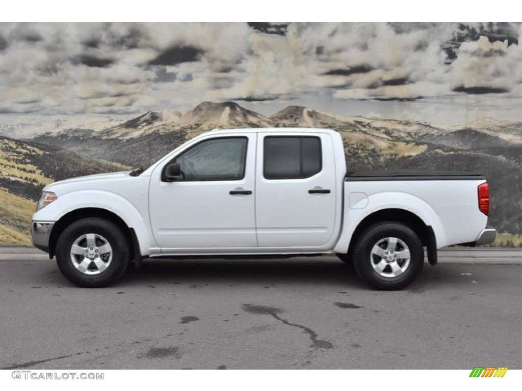2011 Frontier SV Crew Cab 4x4 - Avalanche White / Beige photo #6