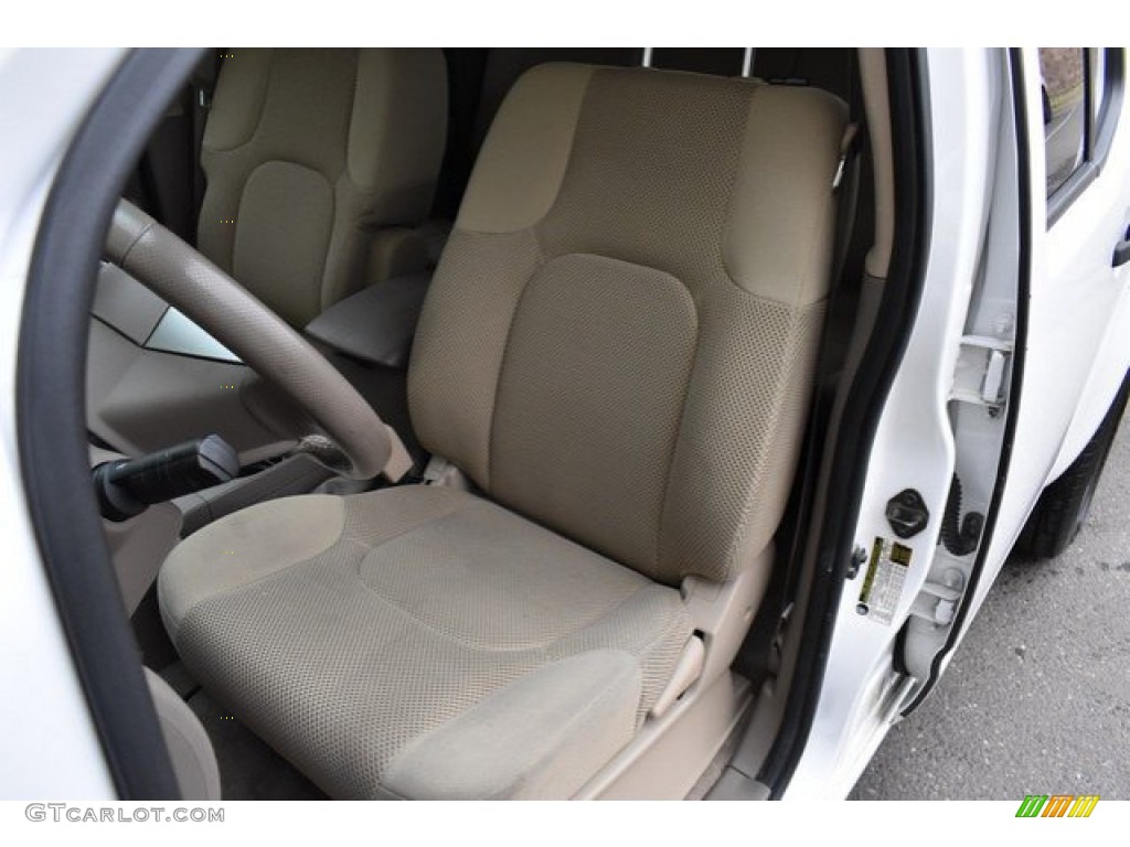 2011 Frontier SV Crew Cab 4x4 - Avalanche White / Beige photo #12