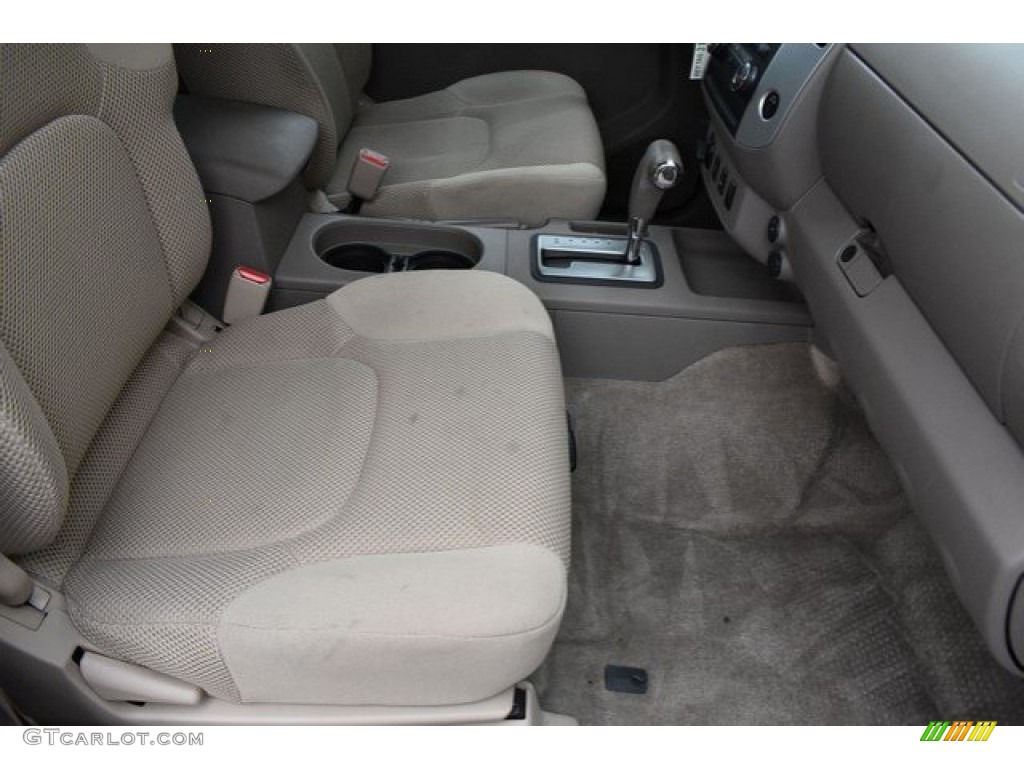 2011 Frontier SV Crew Cab 4x4 - Avalanche White / Beige photo #17