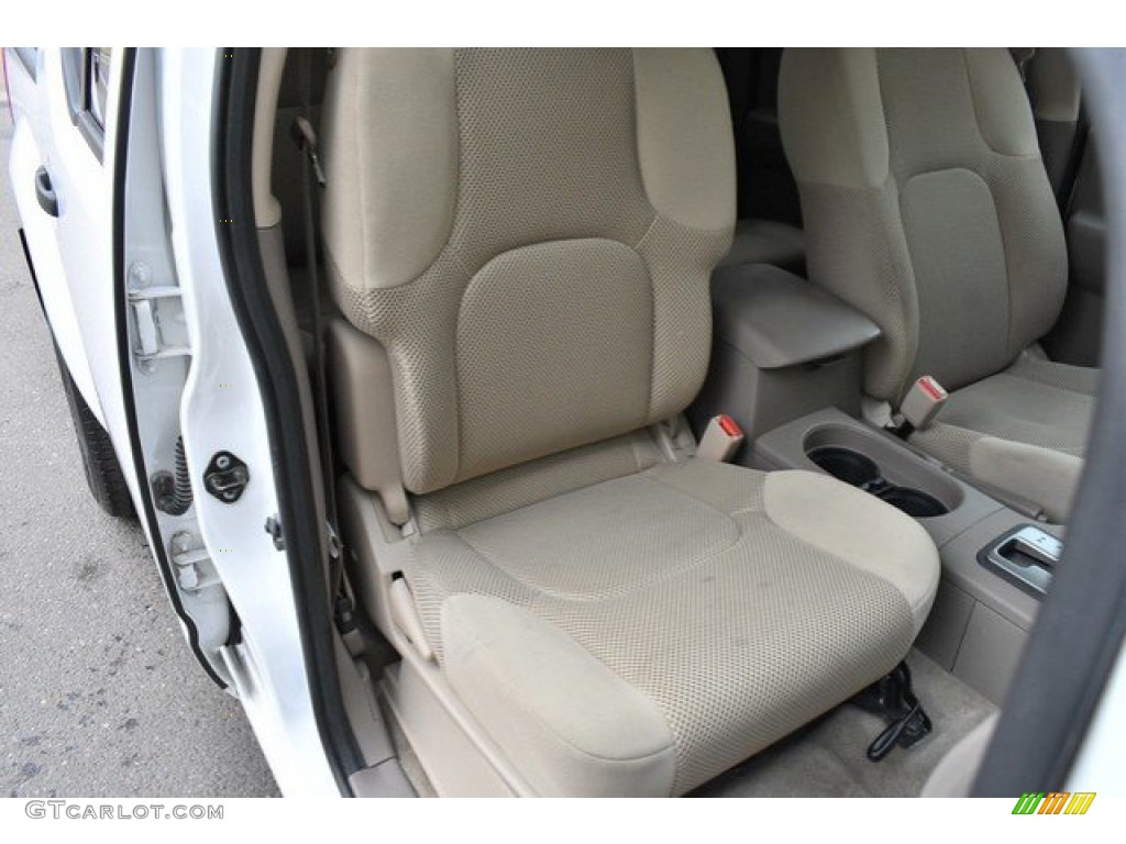 2011 Frontier SV Crew Cab 4x4 - Avalanche White / Beige photo #18