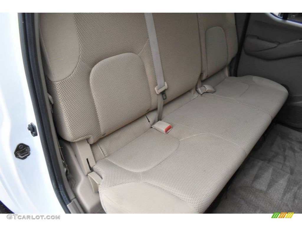 2011 Frontier SV Crew Cab 4x4 - Avalanche White / Beige photo #22