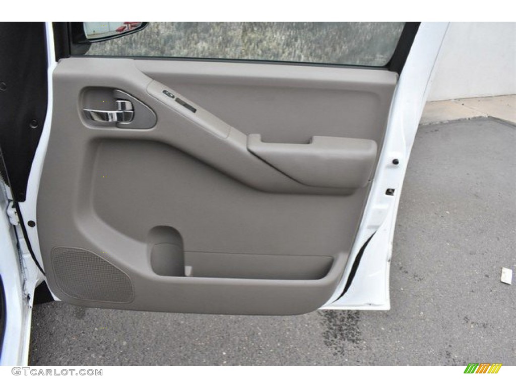 2011 Frontier SV Crew Cab 4x4 - Avalanche White / Beige photo #25