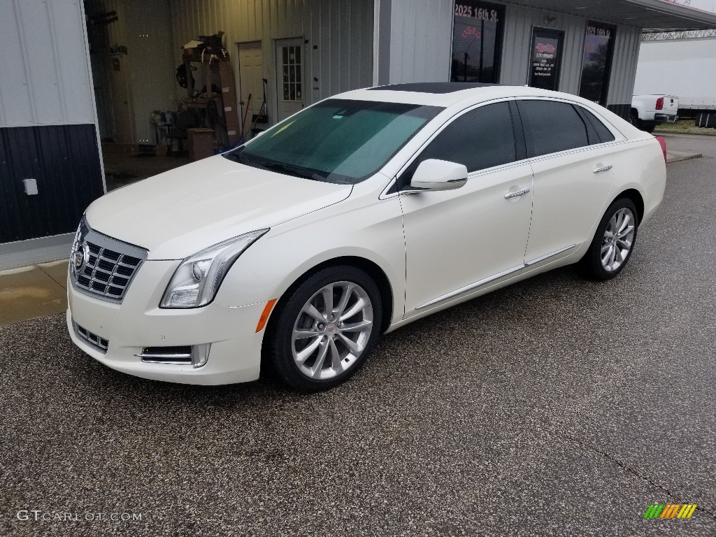 2013 XTS Luxury AWD - White Diamond Tricoat / Caramel/Jet Black photo #1