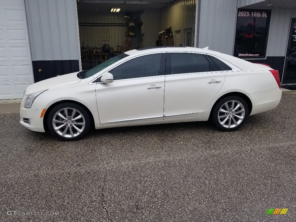 2013 XTS Luxury AWD - White Diamond Tricoat / Caramel/Jet Black photo #2