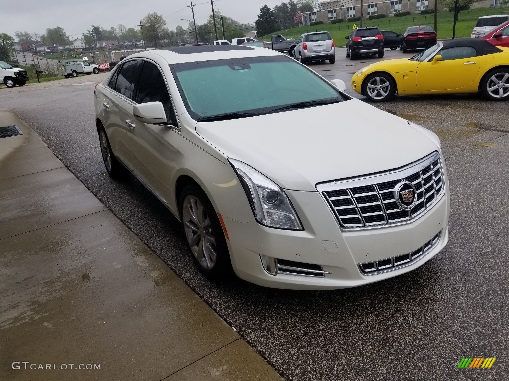 2013 XTS Luxury AWD - White Diamond Tricoat / Caramel/Jet Black photo #7