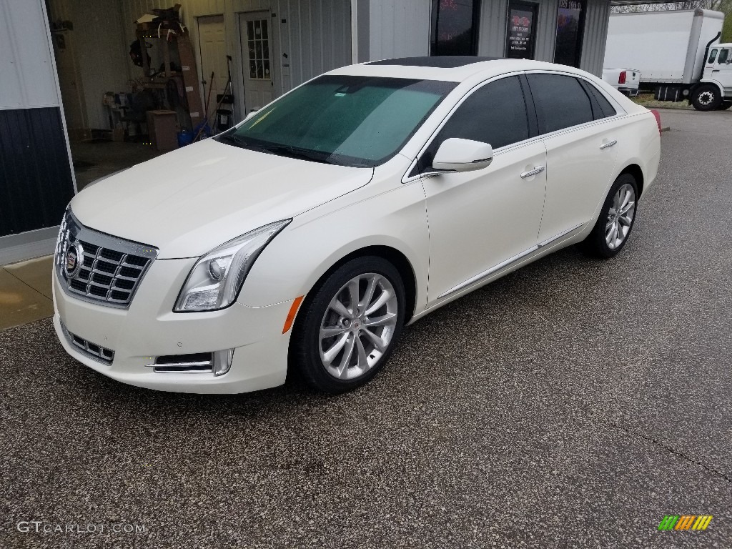 2013 XTS Luxury AWD - White Diamond Tricoat / Caramel/Jet Black photo #9
