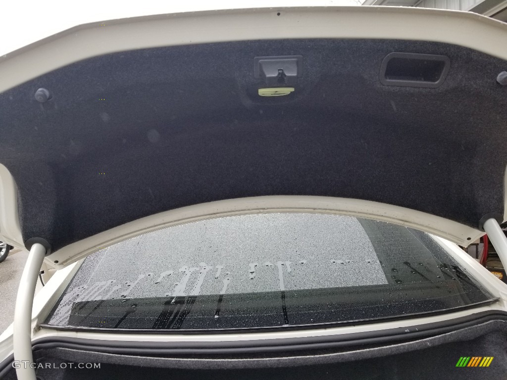 2013 XTS Luxury AWD - White Diamond Tricoat / Caramel/Jet Black photo #19