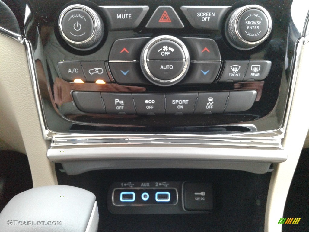 2019 Jeep Grand Cherokee Limited 4x4 Controls Photo #132975470