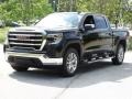 Front 3/4 View of 2019 Sierra 1500 SLE Crew Cab