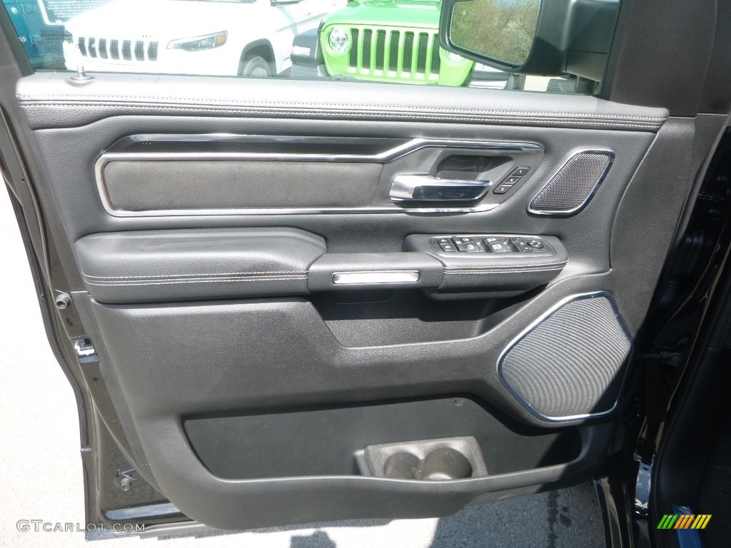2019 1500 Laramie Crew Cab 4x4 - Diamond Black Crystal Pearl / Black photo #14