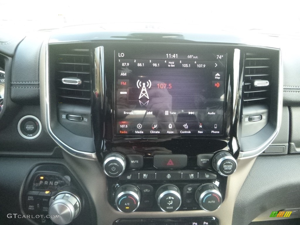 2019 1500 Laramie Crew Cab 4x4 - Diamond Black Crystal Pearl / Black photo #16