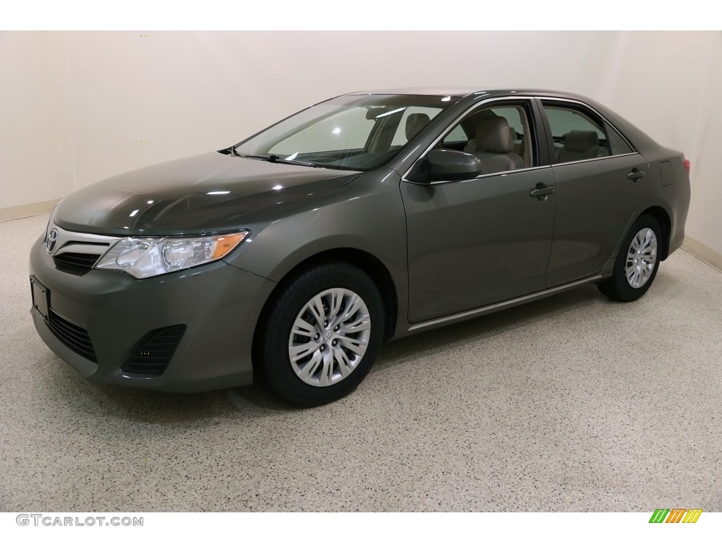 2014 Camry LE - Cypress Pearl / Ivory photo #3