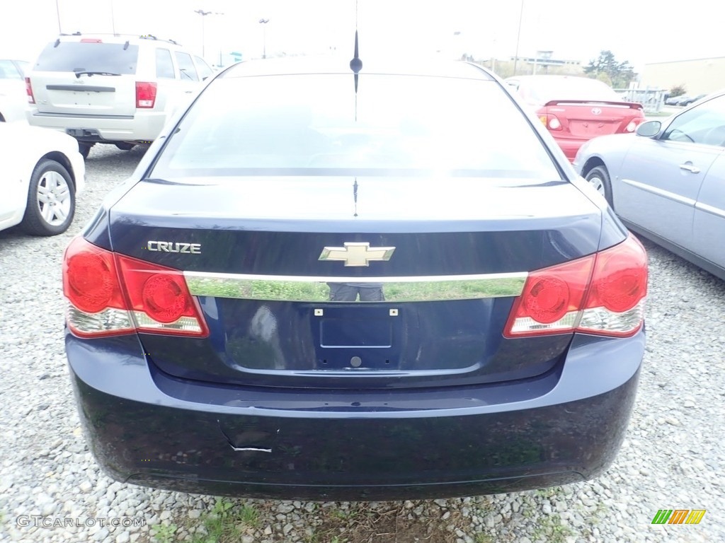 2011 Cruze LS - Imperial Blue Metallic / Jet Black/Medium Titanium photo #3