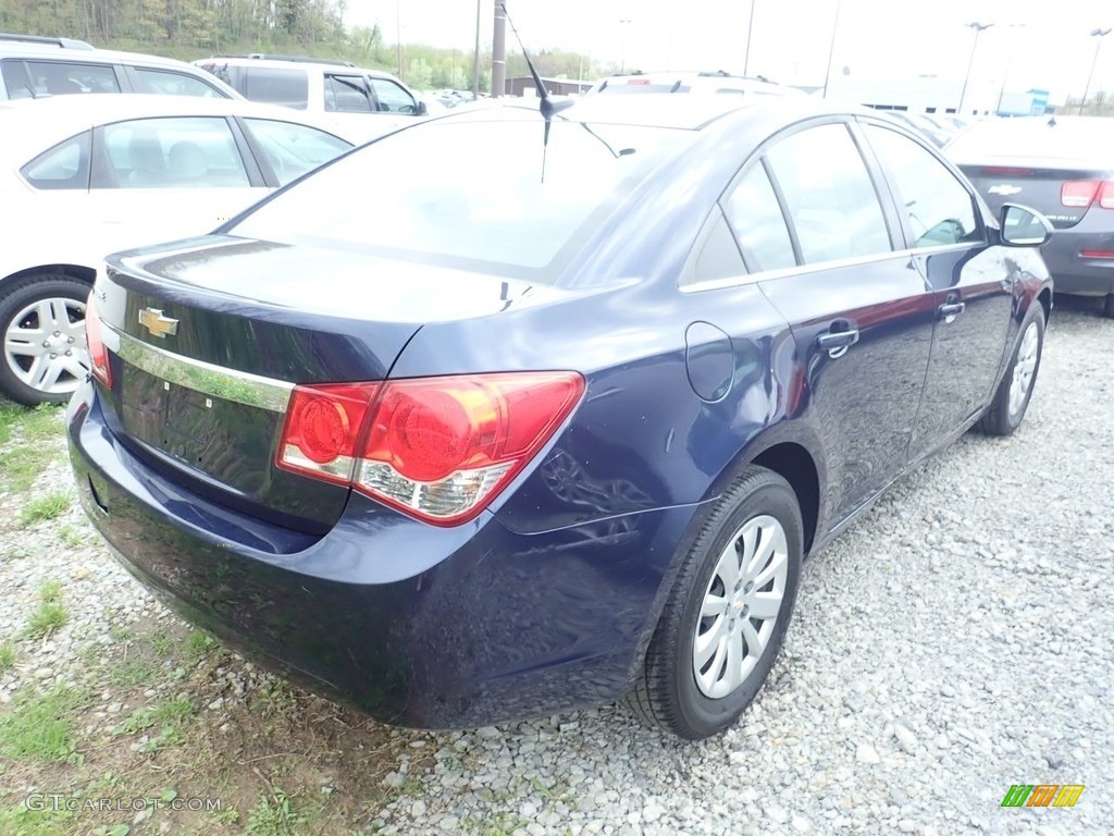 2011 Cruze LS - Imperial Blue Metallic / Jet Black/Medium Titanium photo #4