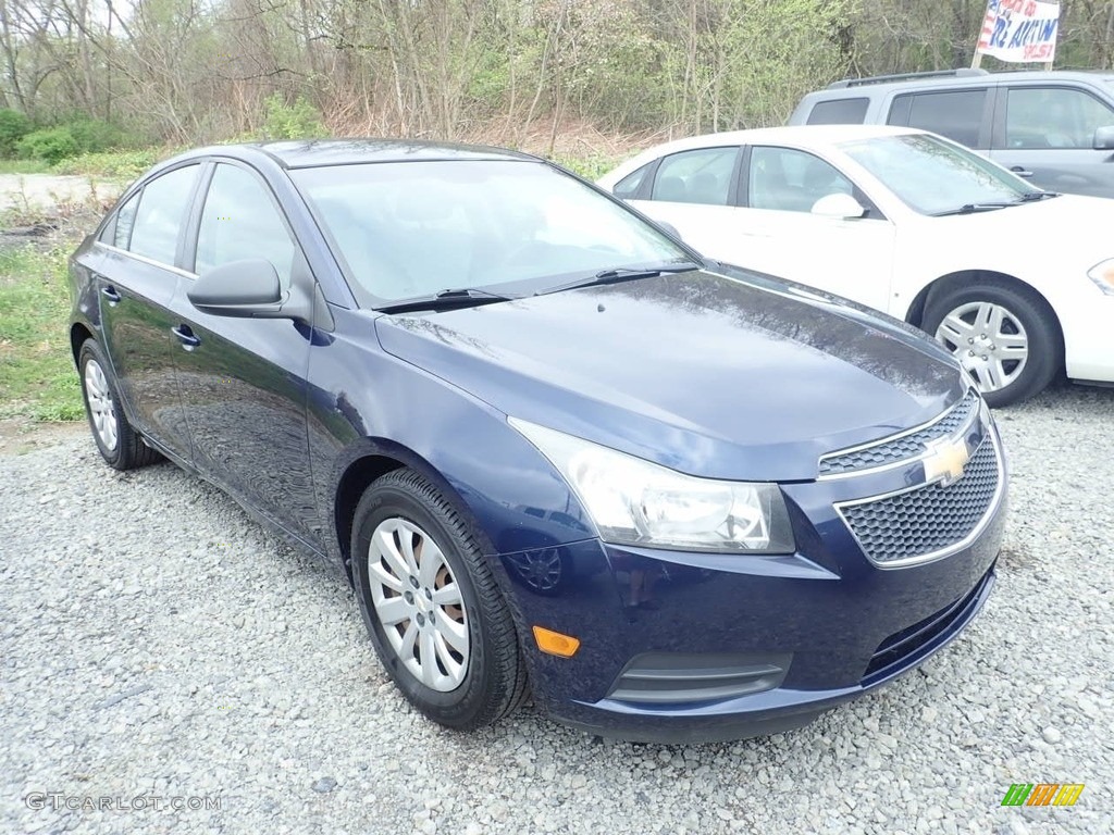 2011 Cruze LS - Imperial Blue Metallic / Jet Black/Medium Titanium photo #5