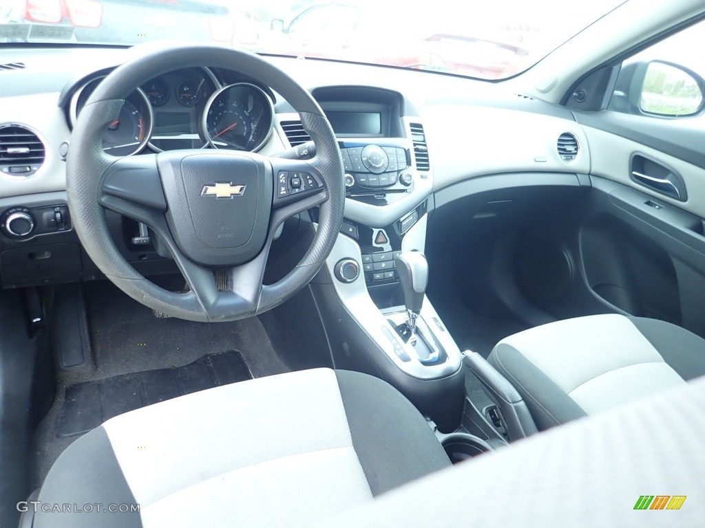 2011 Cruze LS - Imperial Blue Metallic / Jet Black/Medium Titanium photo #10