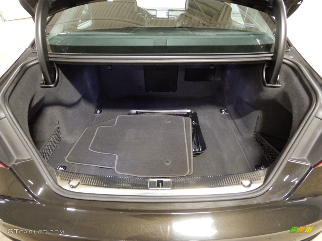 2016 Audi A8 L 4.0T quattro Trunk Photos