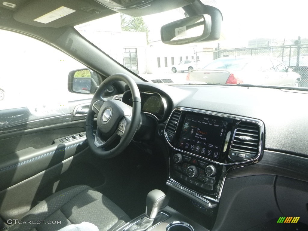 2019 Grand Cherokee Upland 4x4 - Sting-Gray / Black photo #11