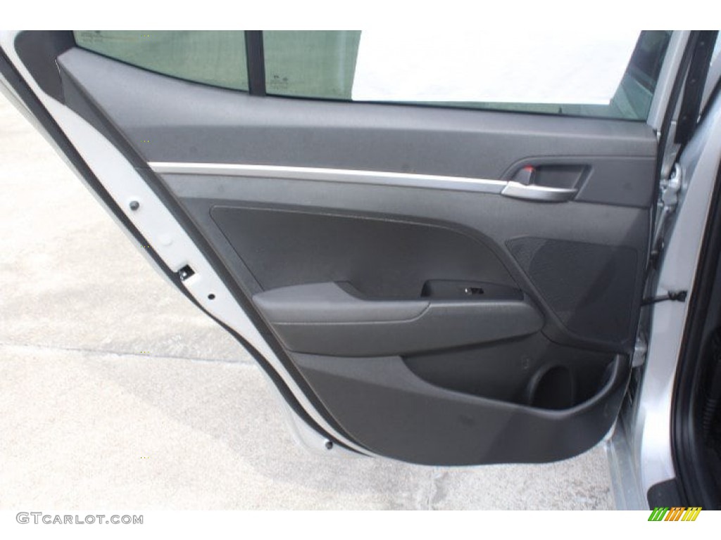 2019 Elantra SE - Symphony Silver / Black photo #16