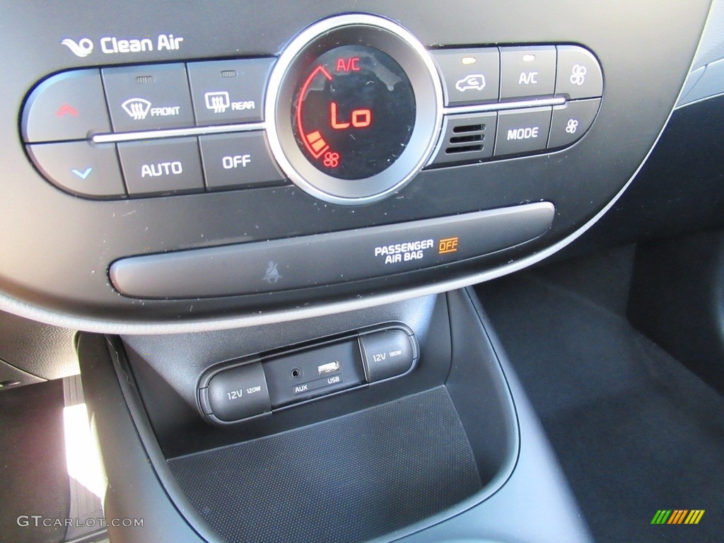 2017 Soul + - Titanium Gray / Gray Two-Tone photo #20