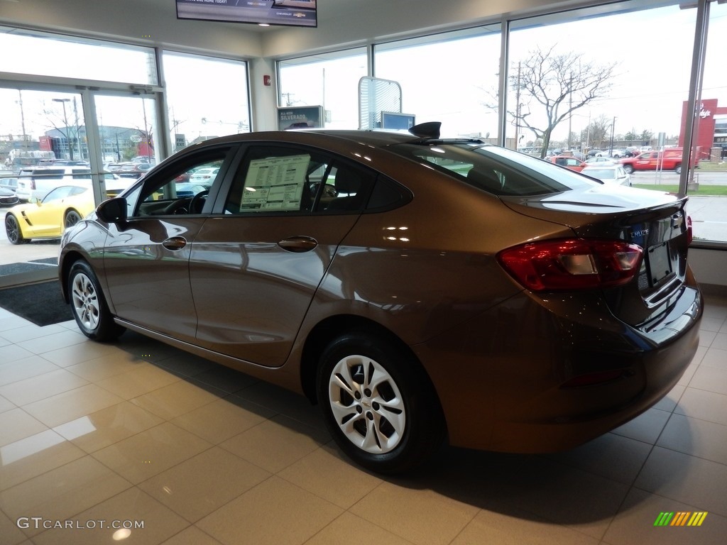 2019 Cruze LS - Oakwood Metallic / Jet Black/­Galvanized photo #5