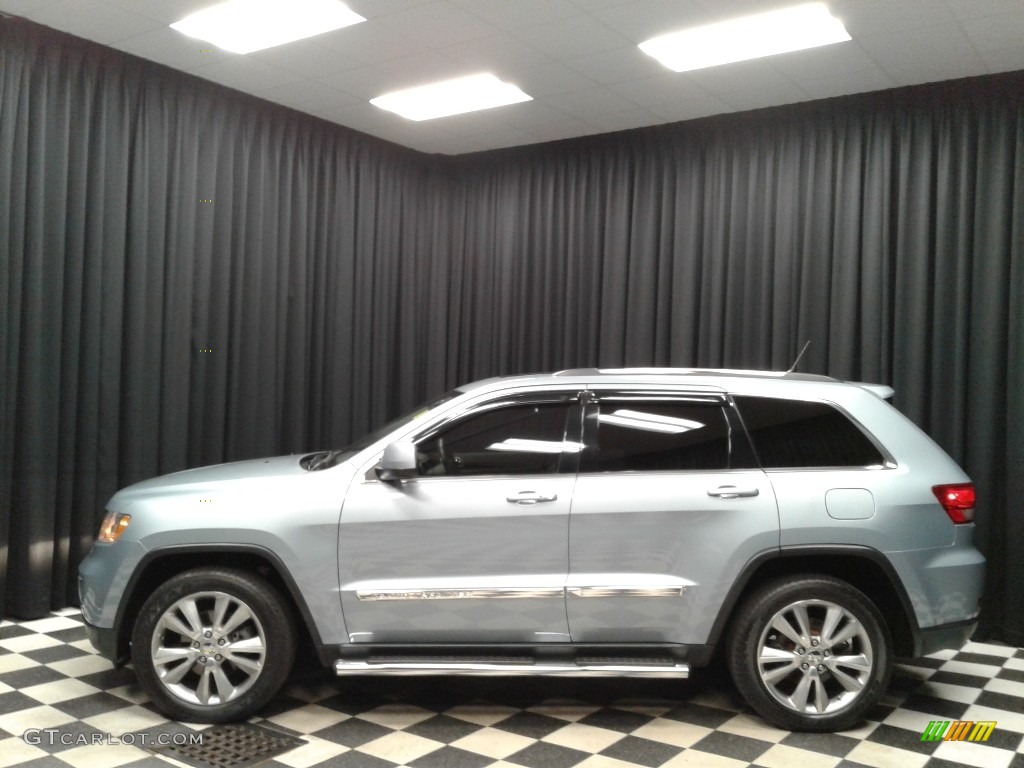 2012 Grand Cherokee Laredo 4x4 - Winter Chill / Dark Graystone/Medium Graystone photo #1