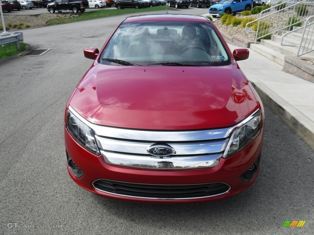 2010 Fusion SE - Red Candy Metallic / Camel photo #5