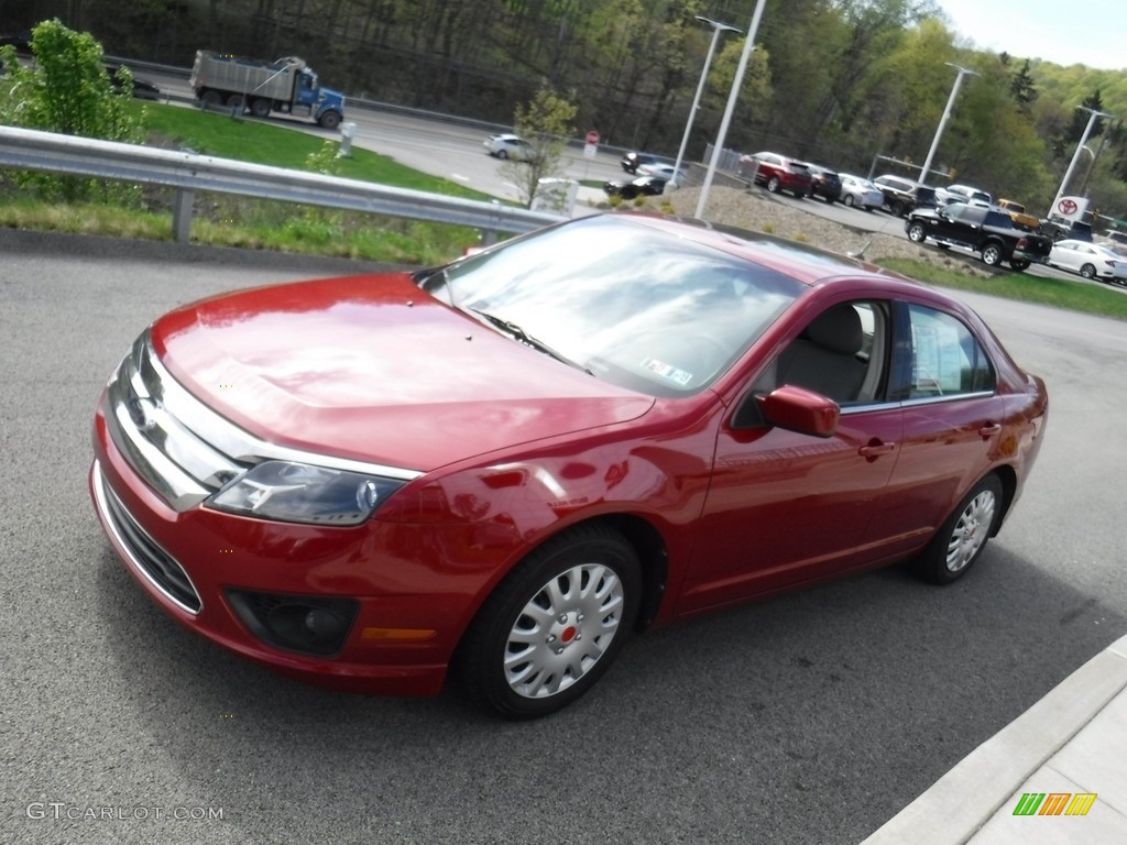 2010 Fusion SE - Red Candy Metallic / Camel photo #6