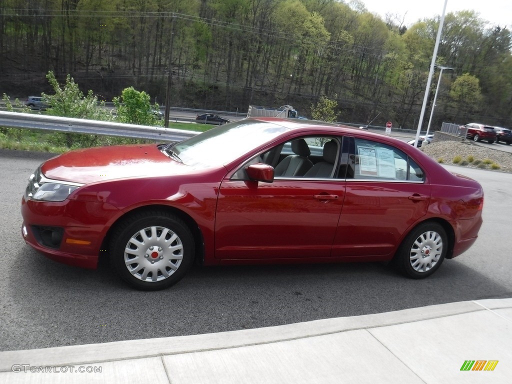 2010 Fusion SE - Red Candy Metallic / Camel photo #7