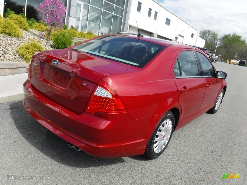2010 Fusion SE - Red Candy Metallic / Camel photo #10