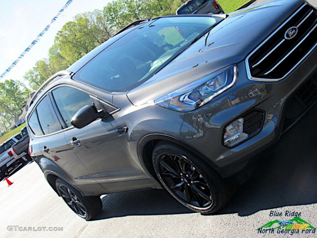 2019 Escape SE - Magnetic / Chromite Gray/Charcoal Black photo #29