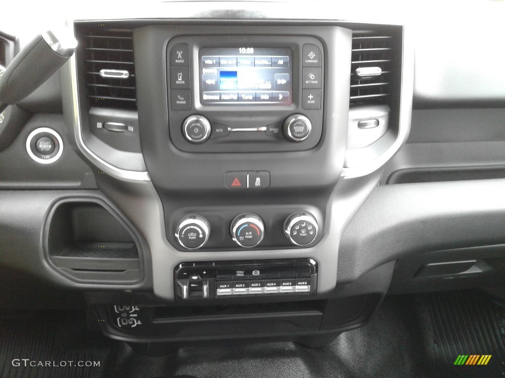 2019 Ram 5500 SLT Crew Cab 4x4 Chassis Controls Photo #133060782