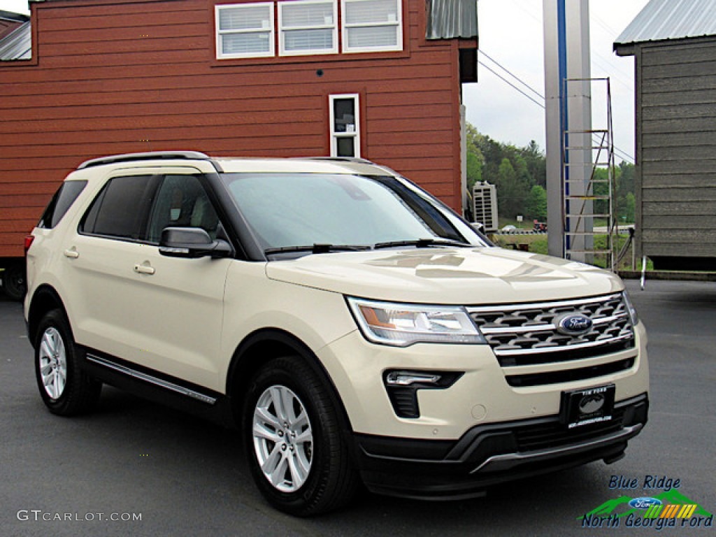 2018 Explorer XLT 4WD - Platinum Dune / Medium Stone photo #7