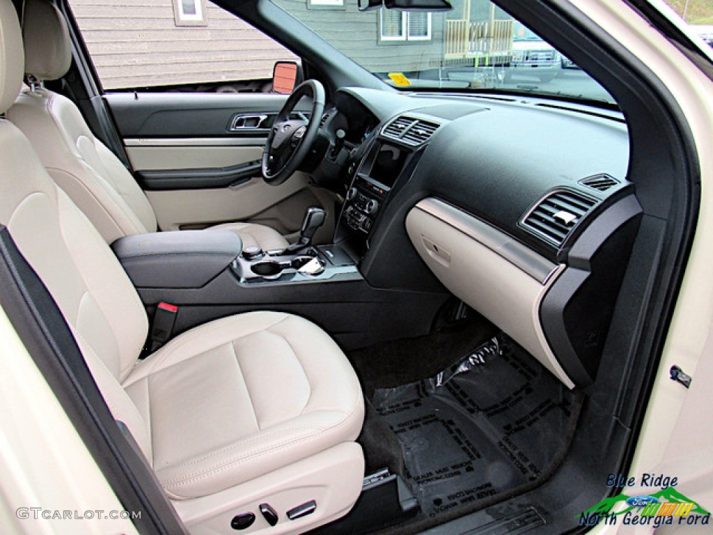 2018 Explorer XLT 4WD - Platinum Dune / Medium Stone photo #31