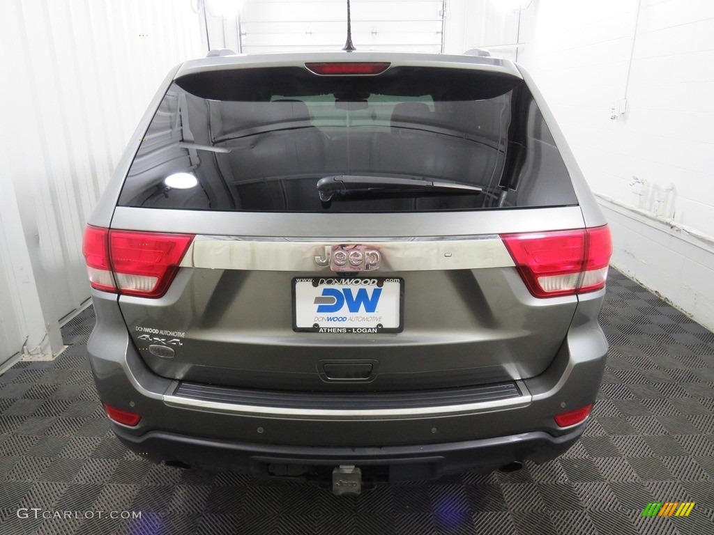 2011 Grand Cherokee Overland 4x4 - Mineral Gray Metallic / New Saddle/Black photo #13
