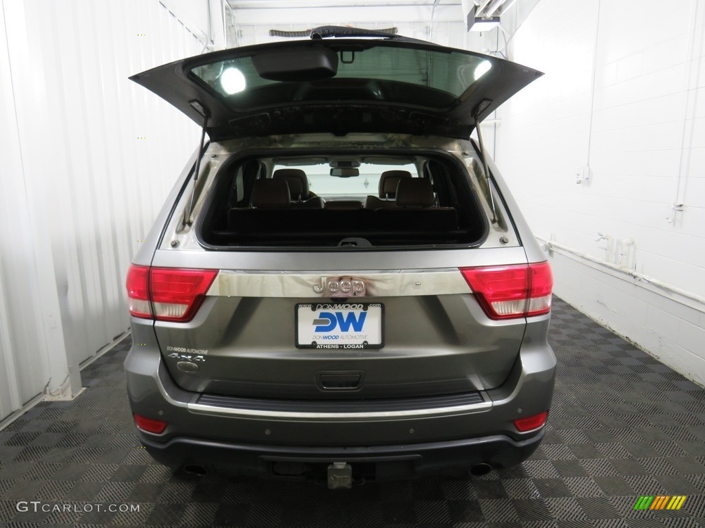 2011 Grand Cherokee Overland 4x4 - Mineral Gray Metallic / New Saddle/Black photo #14