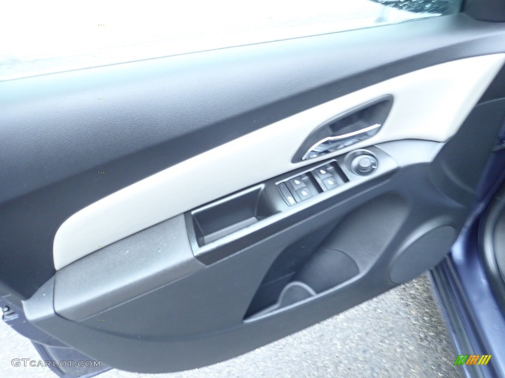2014 Cruze LS - Atlantis Blue Metallic / Jet Black/Medium Titanium photo #11
