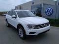 Pure White - Tiguan SE 4MOTION Photo No. 1