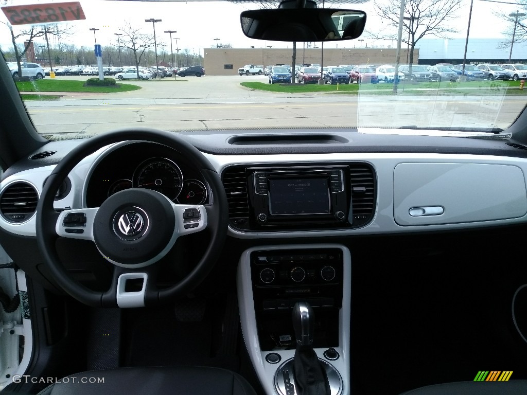 2019 Volkswagen Beetle SE Dashboard Photos