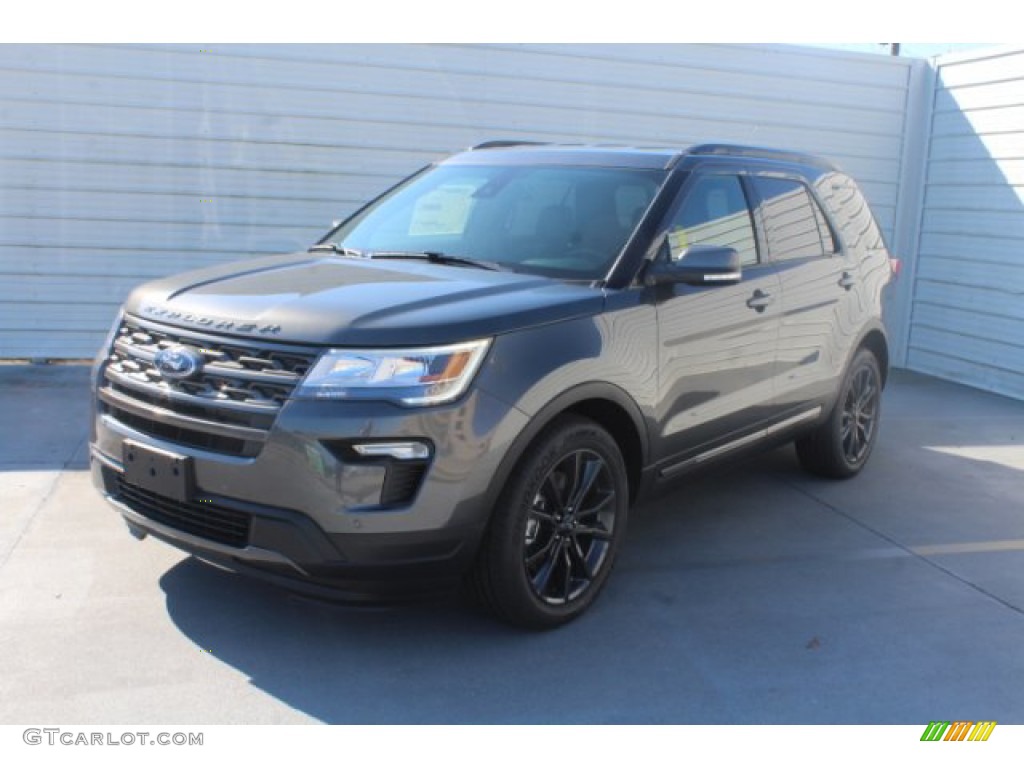 2019 Explorer XLT - Magnetic / Medium Black photo #4