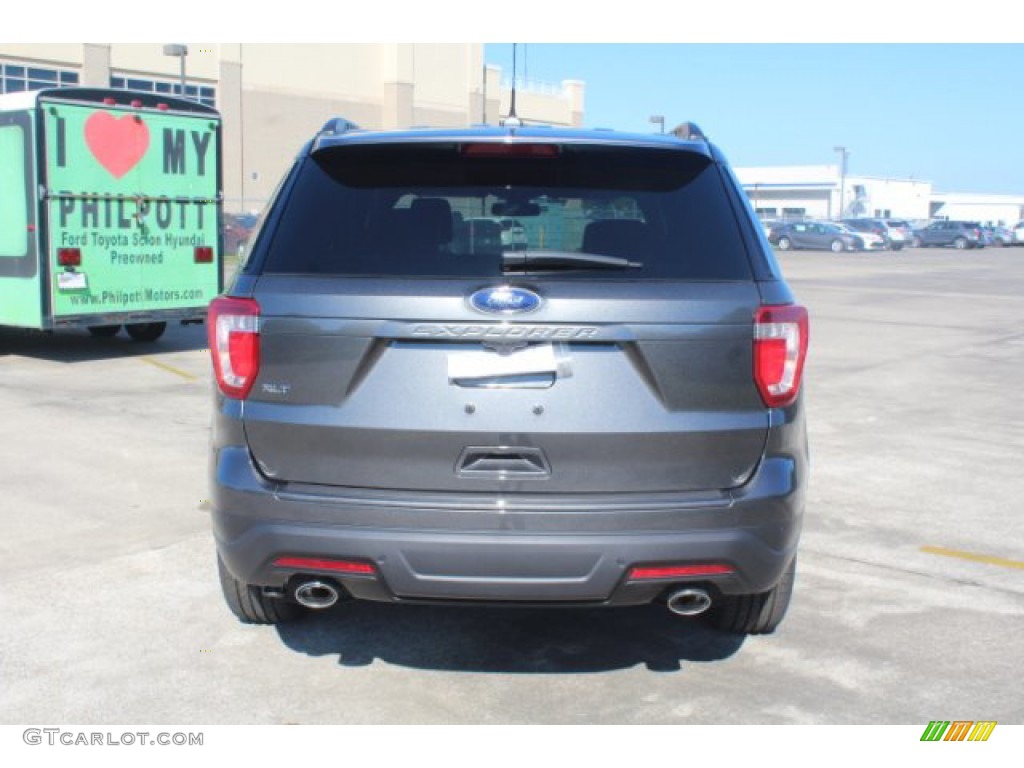 2019 Explorer XLT - Magnetic / Medium Black photo #7
