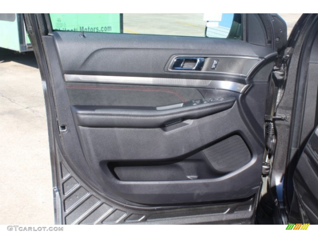2019 Explorer XLT - Magnetic / Medium Black photo #9