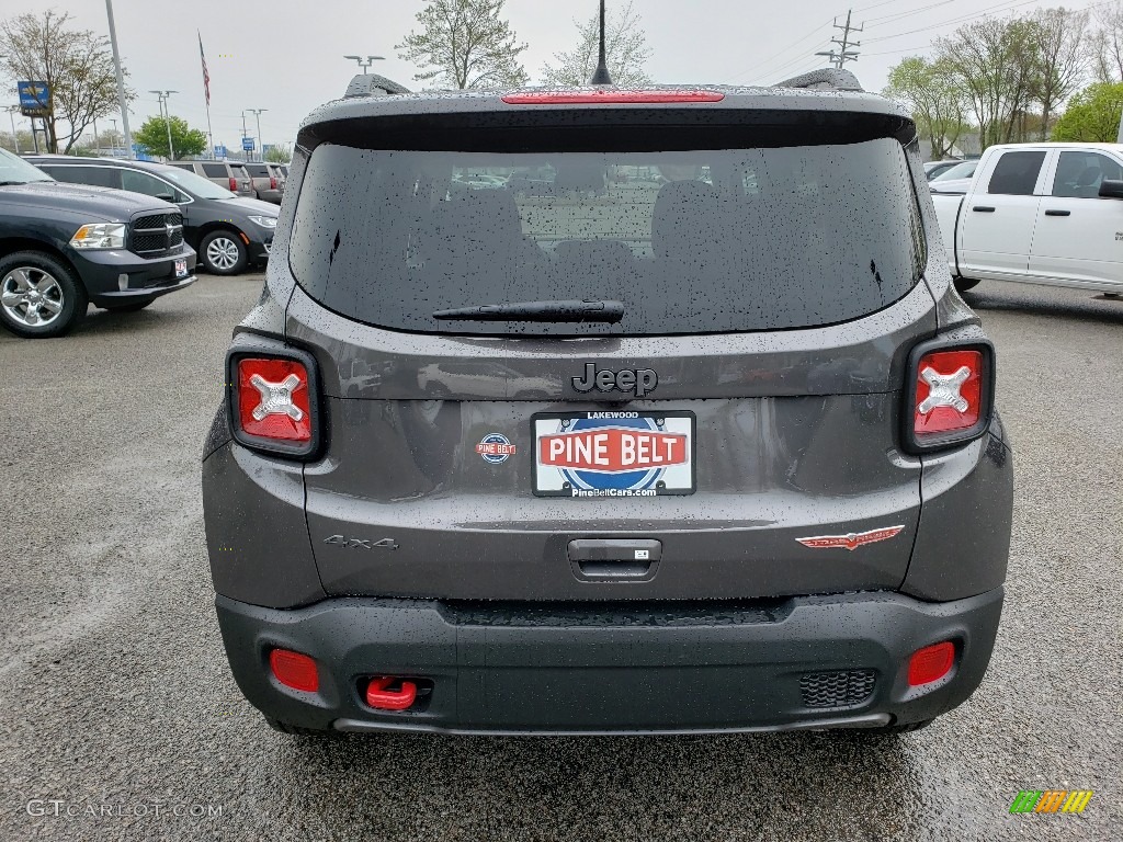 2019 Renegade Trailhawk 4x4 - Granite Crystal Metallic / Black photo #5