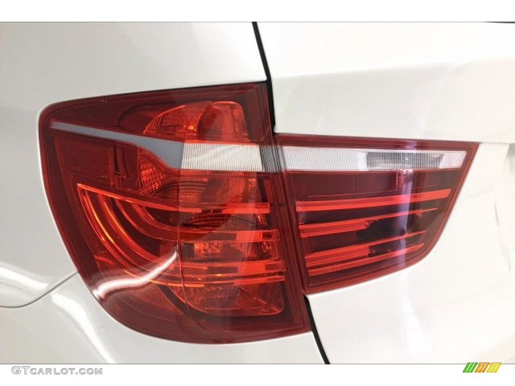 2016 X3 xDrive28i - Mineral White Metallic / Saddle Brown photo #22