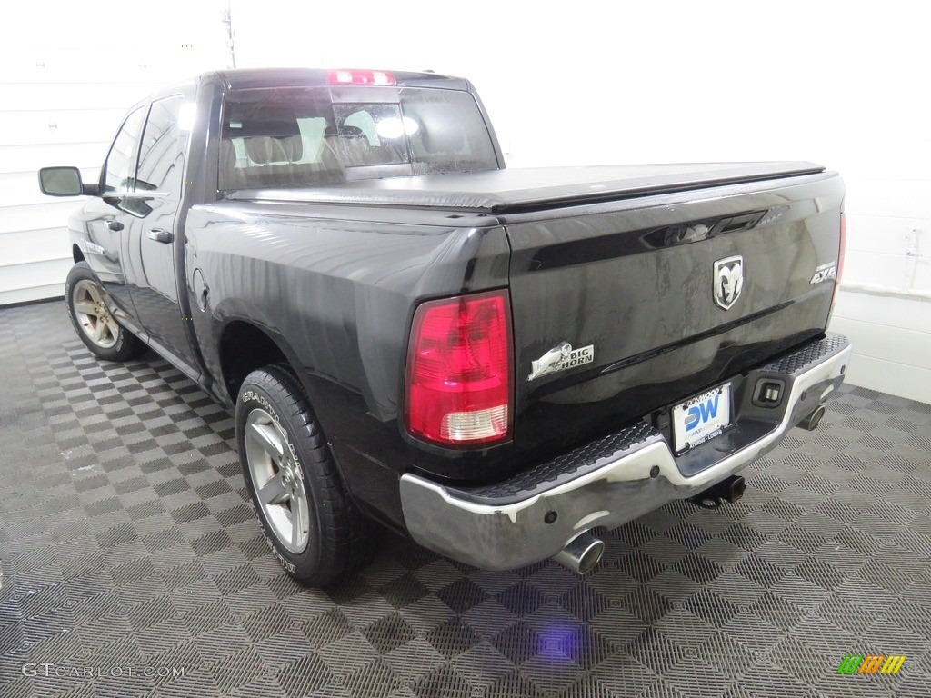 2012 Ram 1500 Big Horn Crew Cab 4x4 - Black / Dark Slate Gray/Medium Graystone photo #12