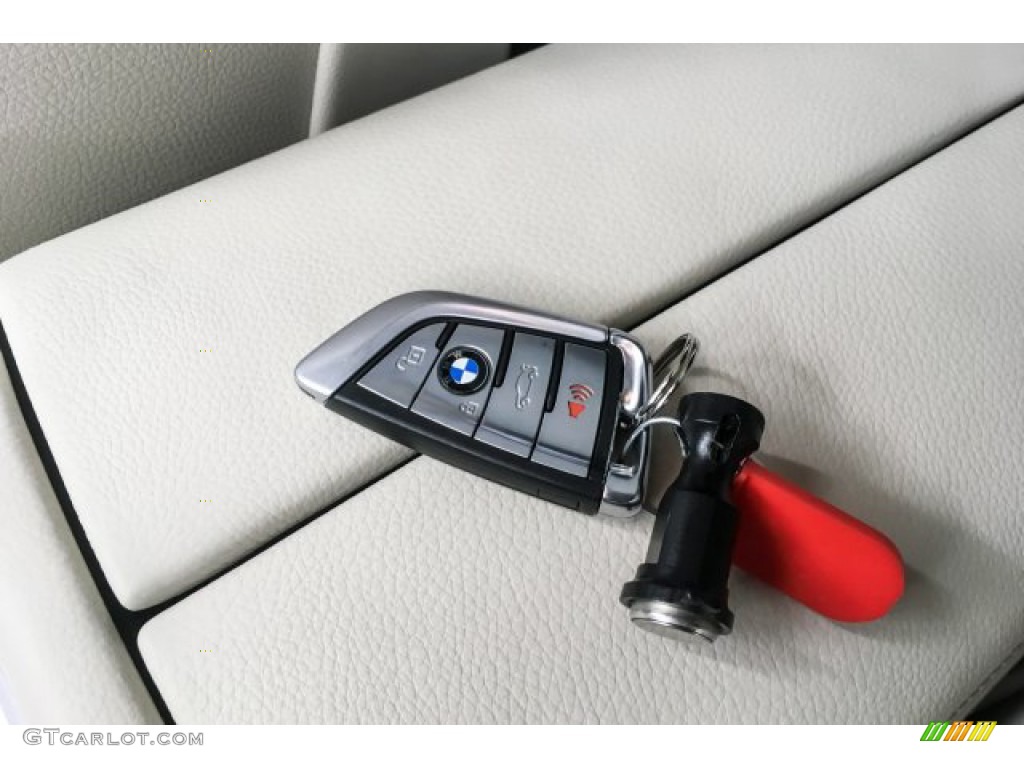 2019 7 Series 740i Sedan - Black Sapphire Metallic / Ivory White photo #11