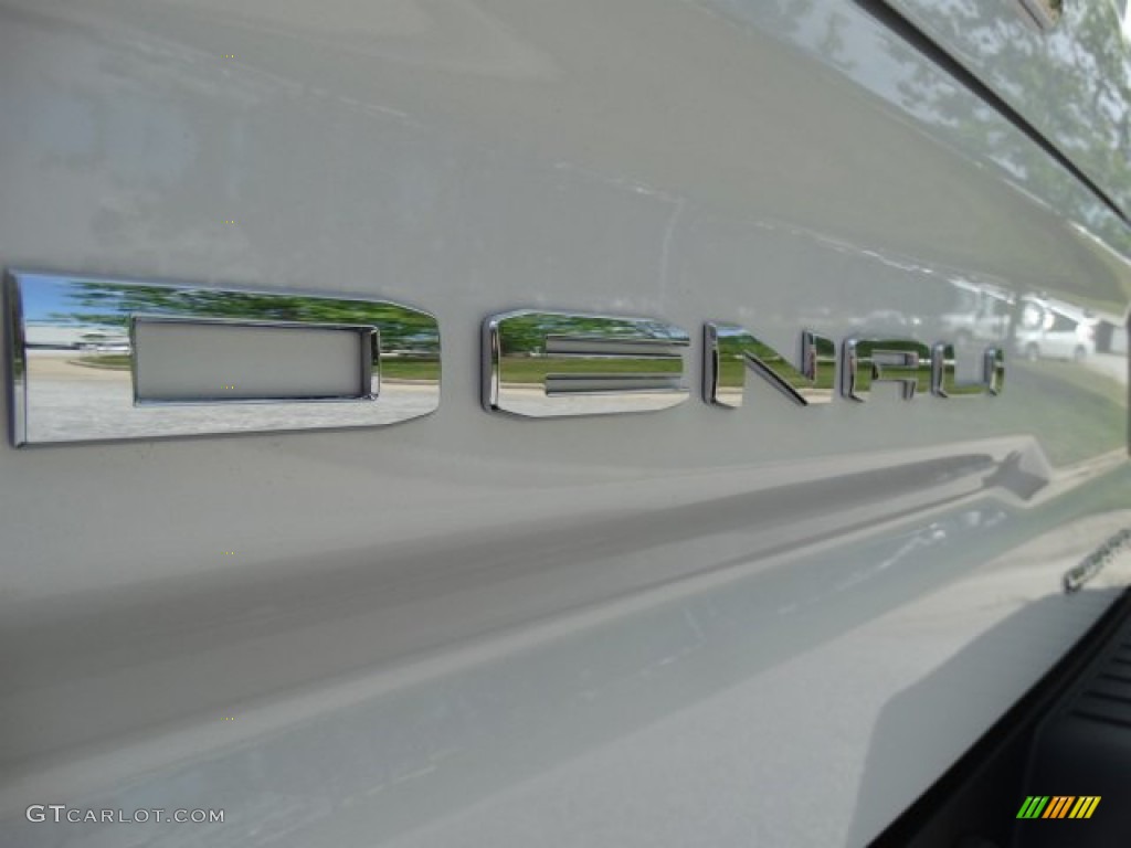 2019 GMC Sierra 1500 Denali Crew Cab 4WD Marks and Logos Photo #133102500