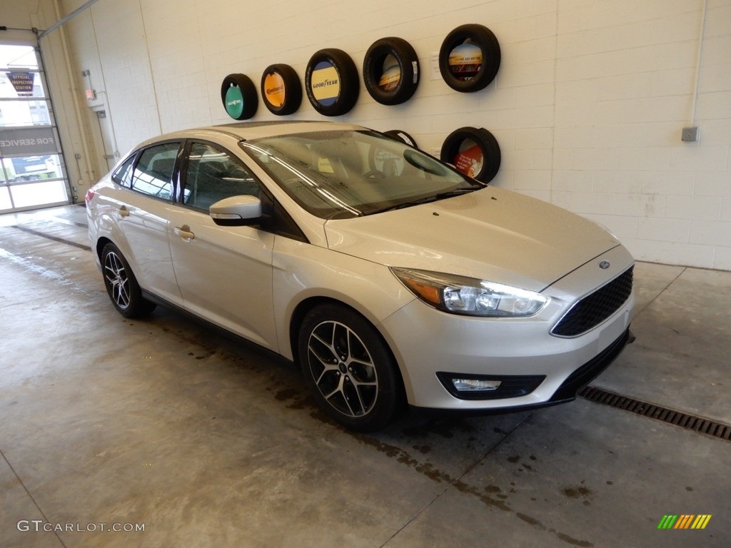 2018 Focus SEL Sedan - Hot Pepper Red / Charcoal Black photo #1